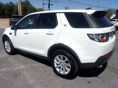 Used 2017 Land Rover Discovery Sport SE AWD/4WD image 10