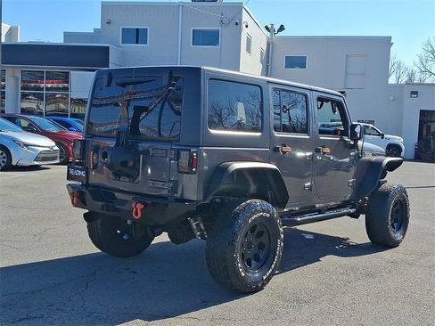 Used 2018 Jeep Wrangler Unlimited Sport S image 5