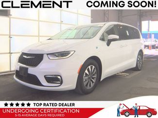 Used 2023 Chrysler Pacifica Touring-L FWD video 1