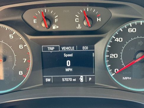 Used 2021 Chevrolet Malibu LT FWD image 28