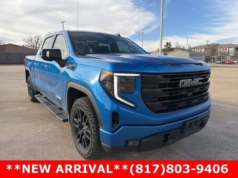Used 2022 GMC Sierra 1500 Elevation w/ Elevation Premium Package image 3
