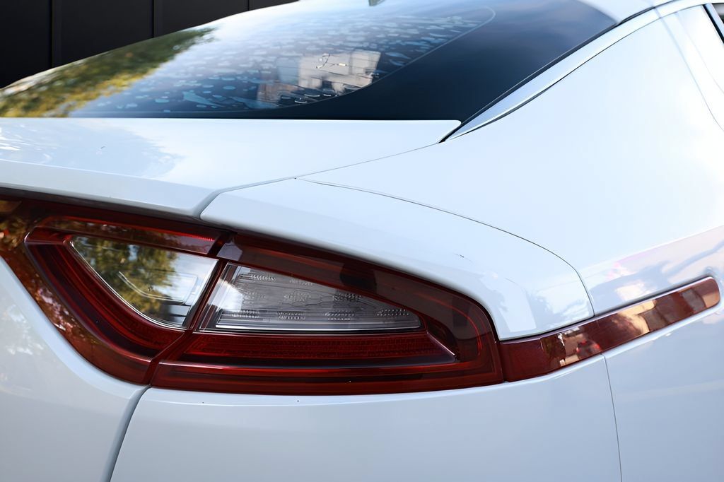 Used 2019 Kia Stinger Premium RWD image 31