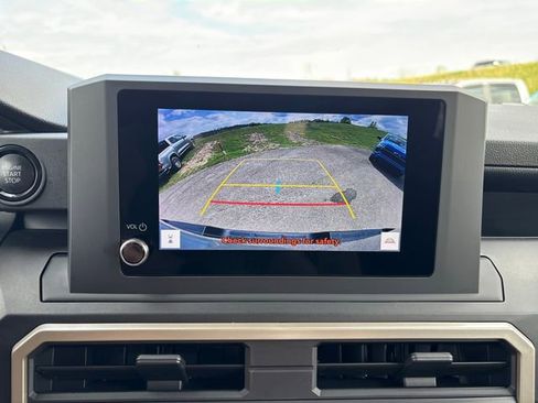 Used 2024 Toyota Tacoma SR AWD/4WD image 15