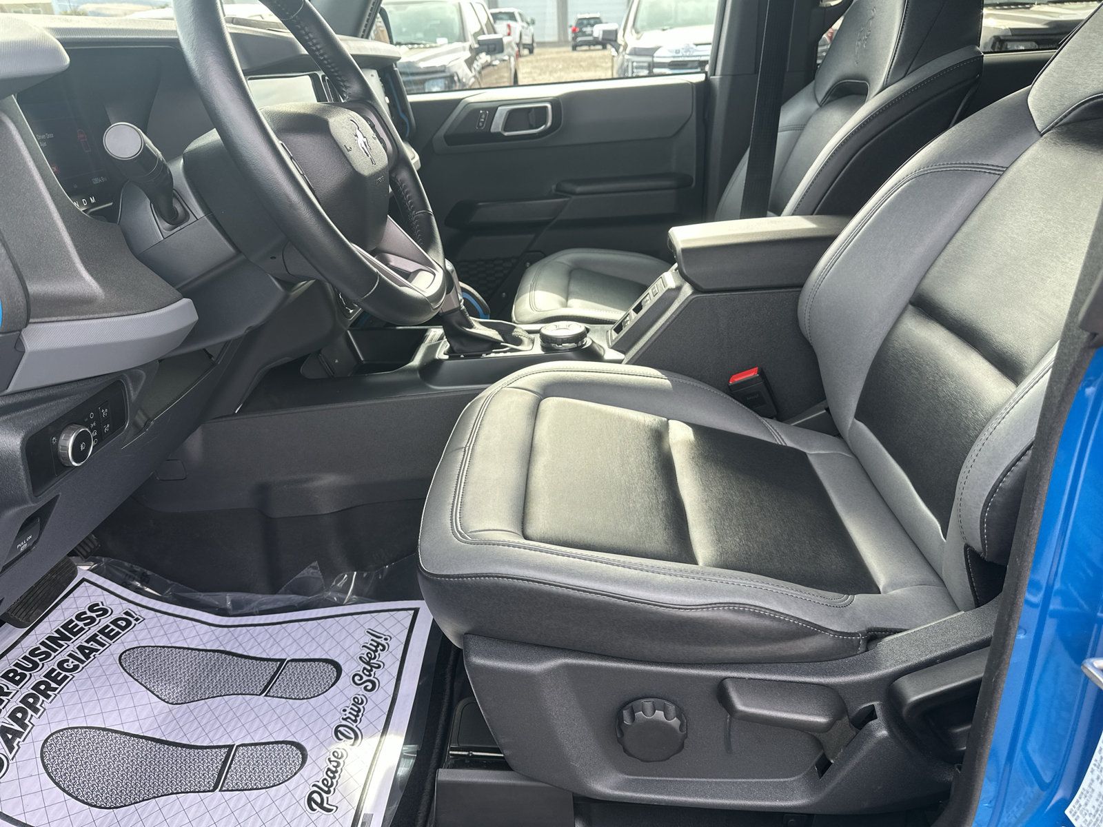 Used 2024 Ford Bronco Black Diamond w/ Sasquatch Package AWD/4WD image 12