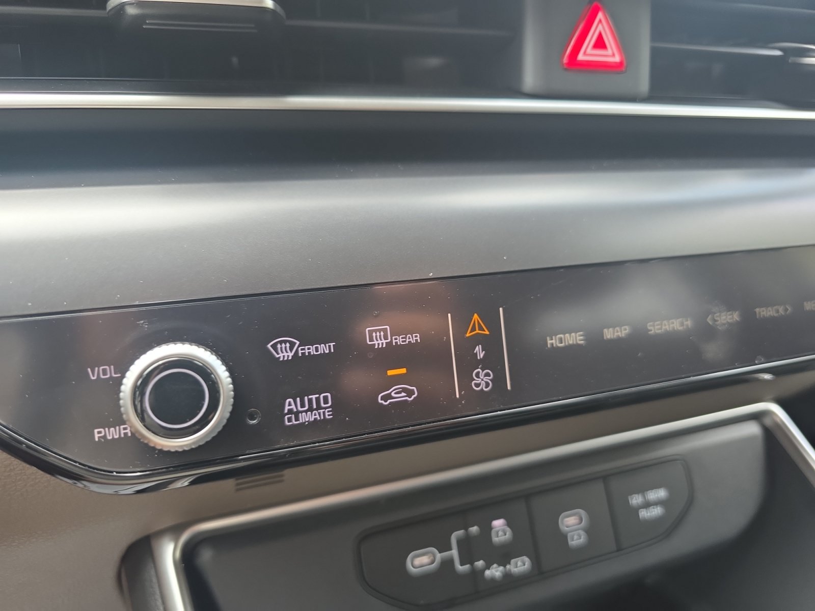 Certified 2026 Kia Carnival FWD image 15