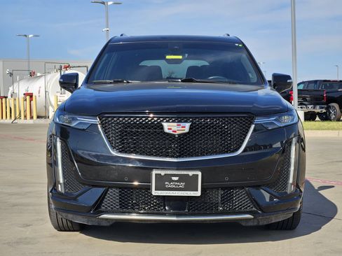 Certified 2022 Cadillac XT6 Sport w/ Technology Package AWD/4WD image 6