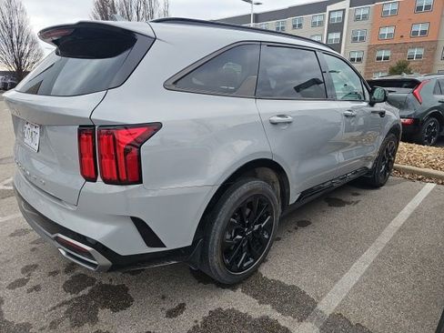 Certified 2022 Kia Sorento SX image 2