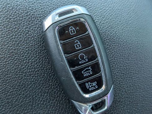 Used 2021 Hyundai Elantra SEL w/ Convenience + Premium Package FWD image 28