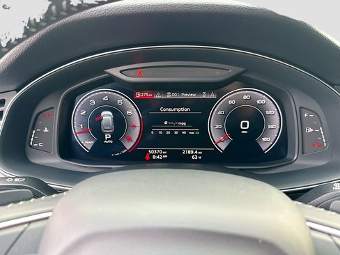 Used 2019 Audi Q8 Premium Plus image 39