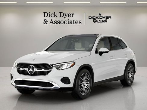 Used 2026 Mercedes-Benz GLC 300 image 29
