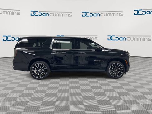Used 2025 Chevrolet Suburban High Country AWD/4WD image 9