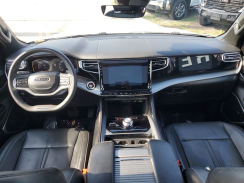 Used 2023 Jeep Wagoneer Series II image 23