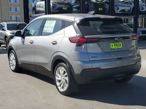 Used 2027 Chevrolet Bolt LT w/ Comfort Package FWD image 5
