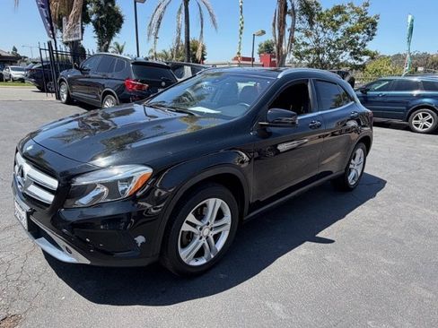 Used 2017 Mercedes-Benz GLA 250 4MATIC w/ Premium Package image 6