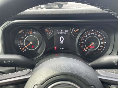 New 2025 Jeep Gladiator Sport image 13