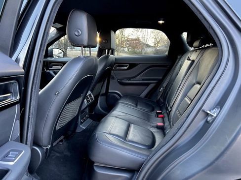 Used 2019 Jaguar F-PACE Prestige image 16