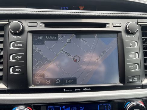 Used 2019 Toyota Highlander SE AWD/4WD image 30