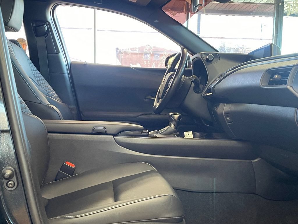 Used 2021 Lexus UX 200 FWD image 19