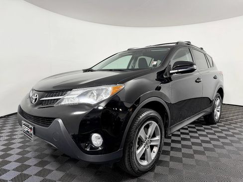 Used 2015 Toyota RAV4 XLE AWD/4WD image 2