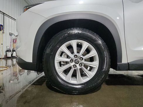 Used 2024 Toyota Grand Highlander XLE image 14