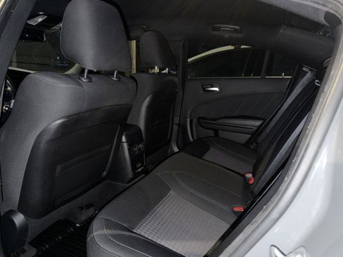 Used 2019 Dodge Charger SXT w/ Blacktop Package image 7