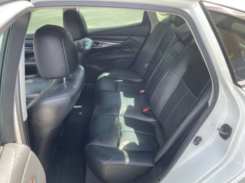 Used 2013 INFINITI M37 w/ Premium Pkg RWD image 11