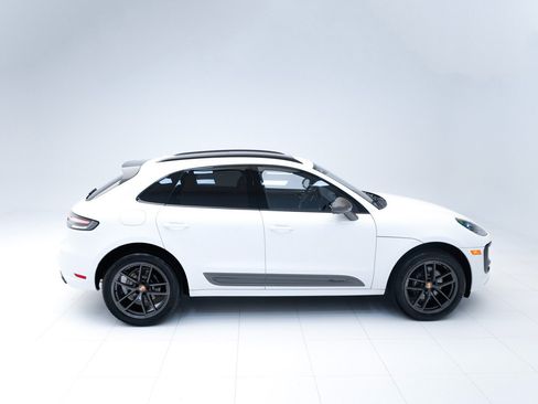 Certified 2023 Porsche Macan Turbo AWD/4WD image 8