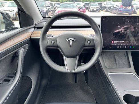 Used 2023 Tesla Model Y Performance AWD/4WD image 19