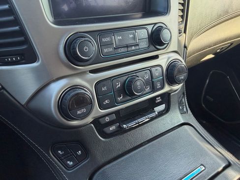 Used 2019 GMC Yukon XL Denali image 24