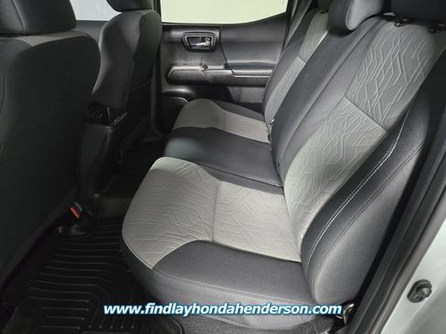 Used 2022 Toyota Tacoma TRD Off-Road w/ Technology Package AWD/4WD image 15