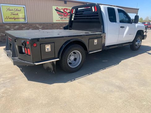 Used 2013 Chevrolet Silverado 3500 W/T image 2