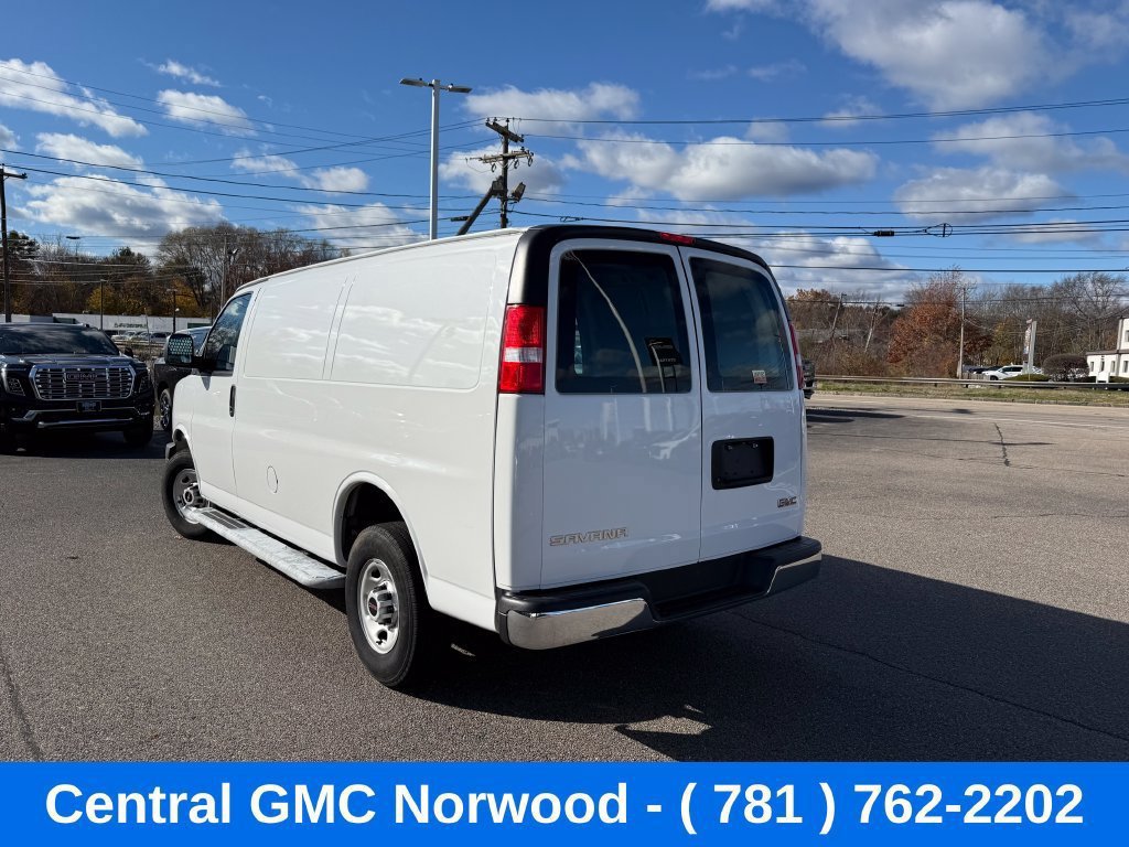 Used 2025 GMC Savana 2500 w/ Driver Convenience Package RWD image 5