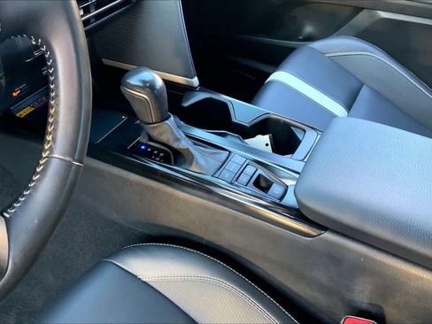 Used 2025 Toyota Camry SE FWD image 16