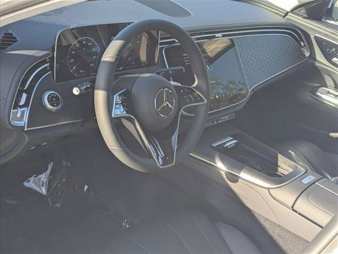 New 2026 Mercedes-Benz E 350 4MATIC Sedan image 3