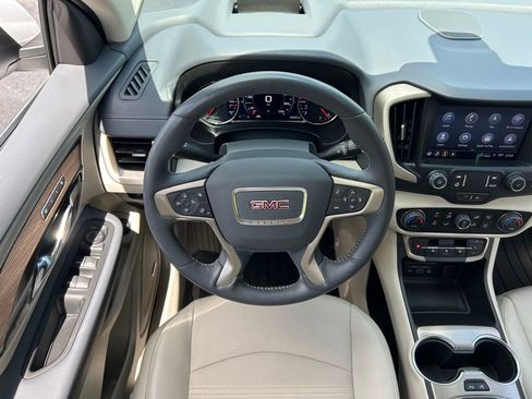 Used 2022 GMC Terrain Denali w/ Denali Premium Package AWD/4WD image 25
