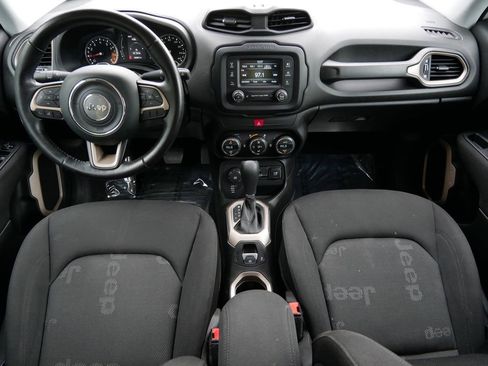 Used 2017 Jeep Renegade Latitude w/ Popular Equipment Group AWD/4WD image 13