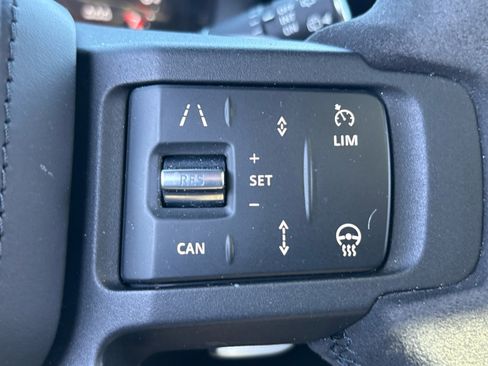 Used 2024 Land Rover Defender 110 V8 image 38
