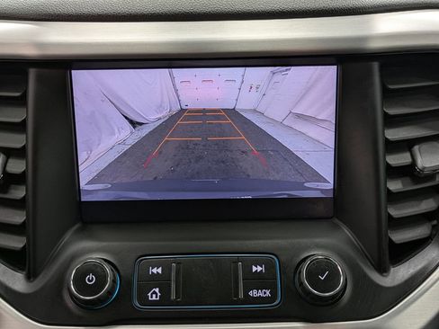 Used 2020 GMC Acadia SLT w/ LPO, Floor Liner Package AWD/4WD image 9