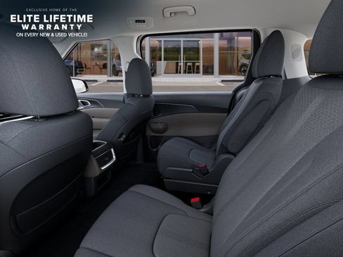 New 2027 Kia Carnival LX FWD image 19