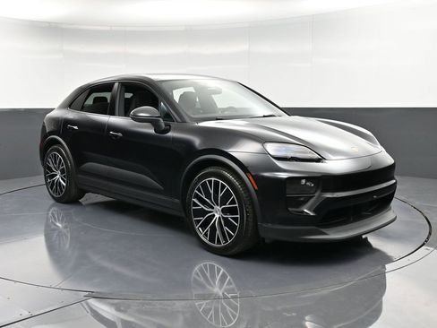 Certified 2025 Porsche Macan 4 Electric AWD/4WD image 10