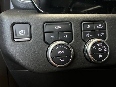 Used 2024 GMC Sierra 1500 SLT w/ LPO, GMC Protection Package AWD/4WD image 13