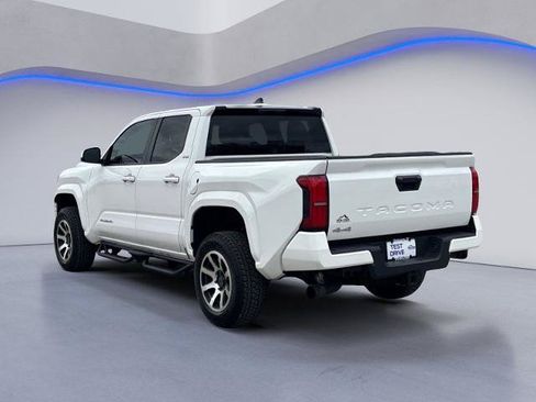 Used 2025 Toyota Tacoma SR5 AWD/4WD image 6