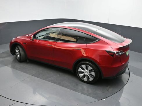 Used 2024 Tesla Model Y Long Range image 38