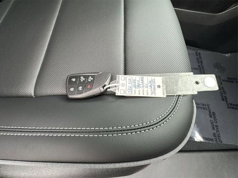 New 2025 Chevrolet Silverado EV LT image 34