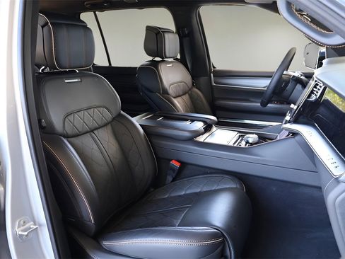 Used 2023 Jeep Grand Wagoneer Series III w/ Quick Order Packagew 28T image 23