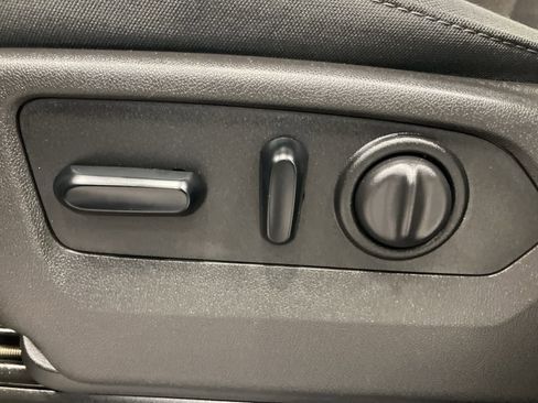 Used 2019 Chevrolet Silverado 1500 RST image 11