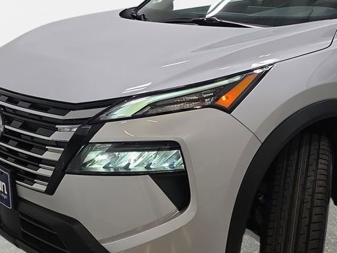 Used 2025 Nissan Rogue SV AWD/4WD image 30