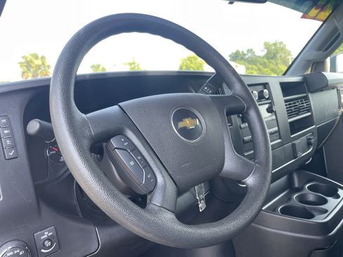 Used 2025 Chevrolet Express 2500 w/ Driver Convenience Package RWD image 18