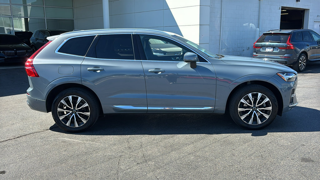 Used 2023 Volvo XC60 B5 Plus AWD/4WD image 27