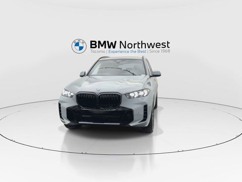 New 2026 BMW X5 xDrive40i w/ M Sport Package AWD/4WD image 8